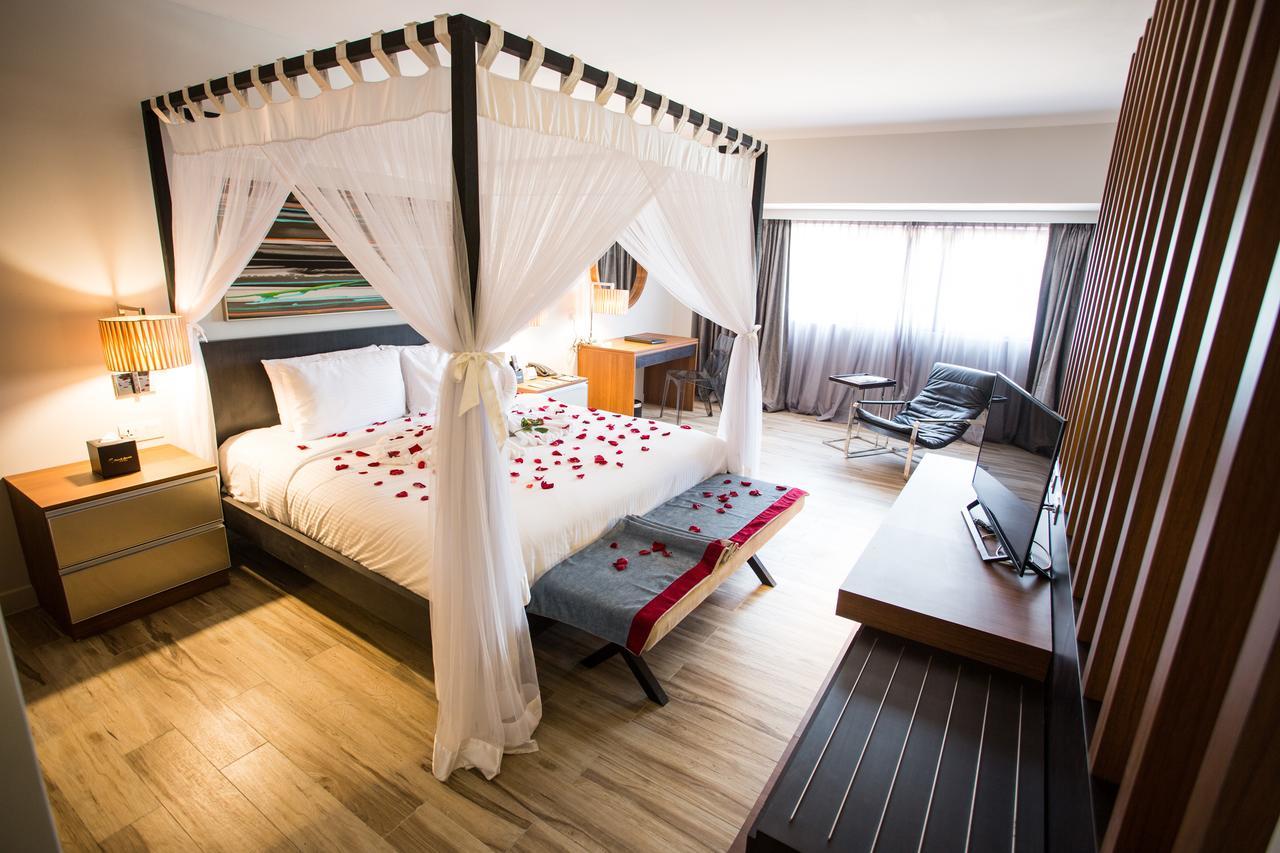 Sand & Sandals Desaru Beach Resort & Spa Exterior photo A room at the hotel