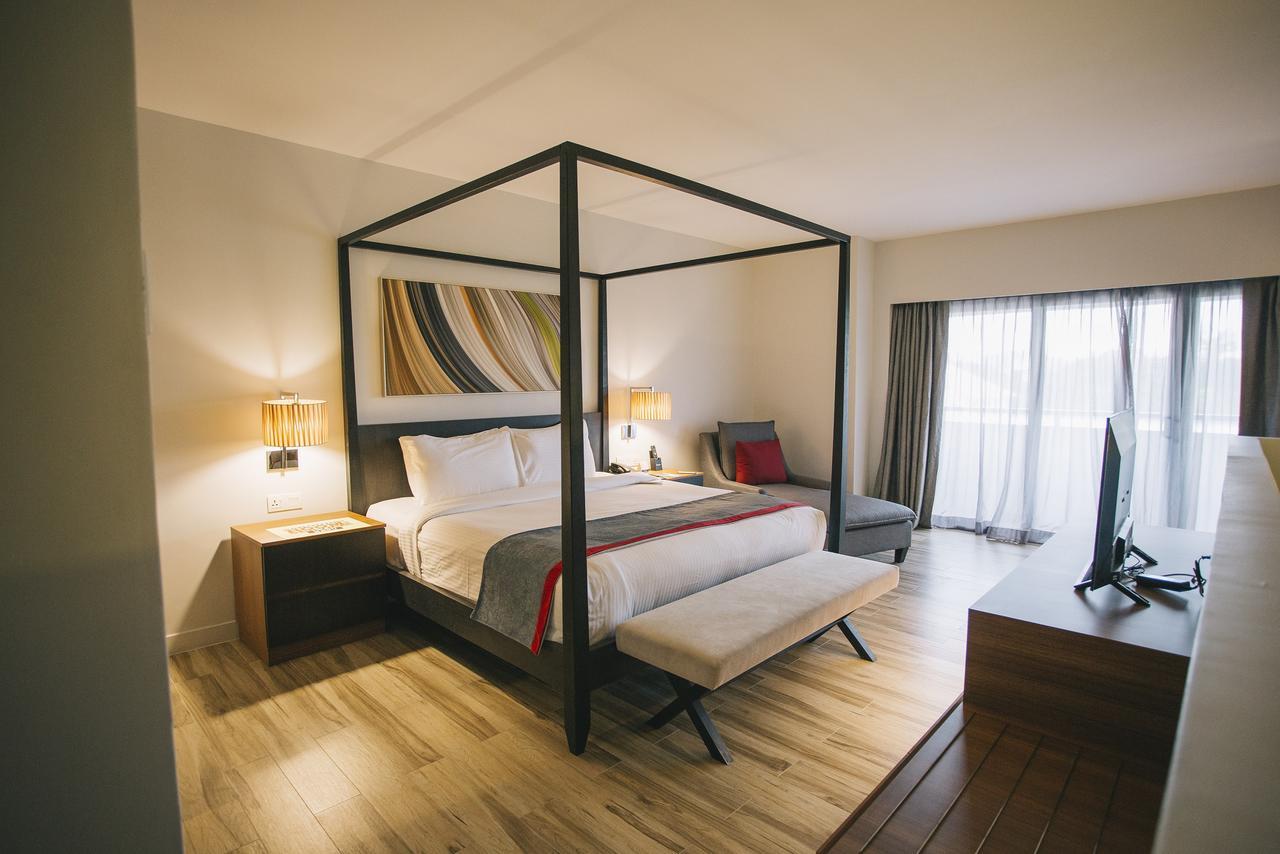 Sand & Sandals Desaru Beach Resort & Spa Exterior photo A bedroom at the hotel